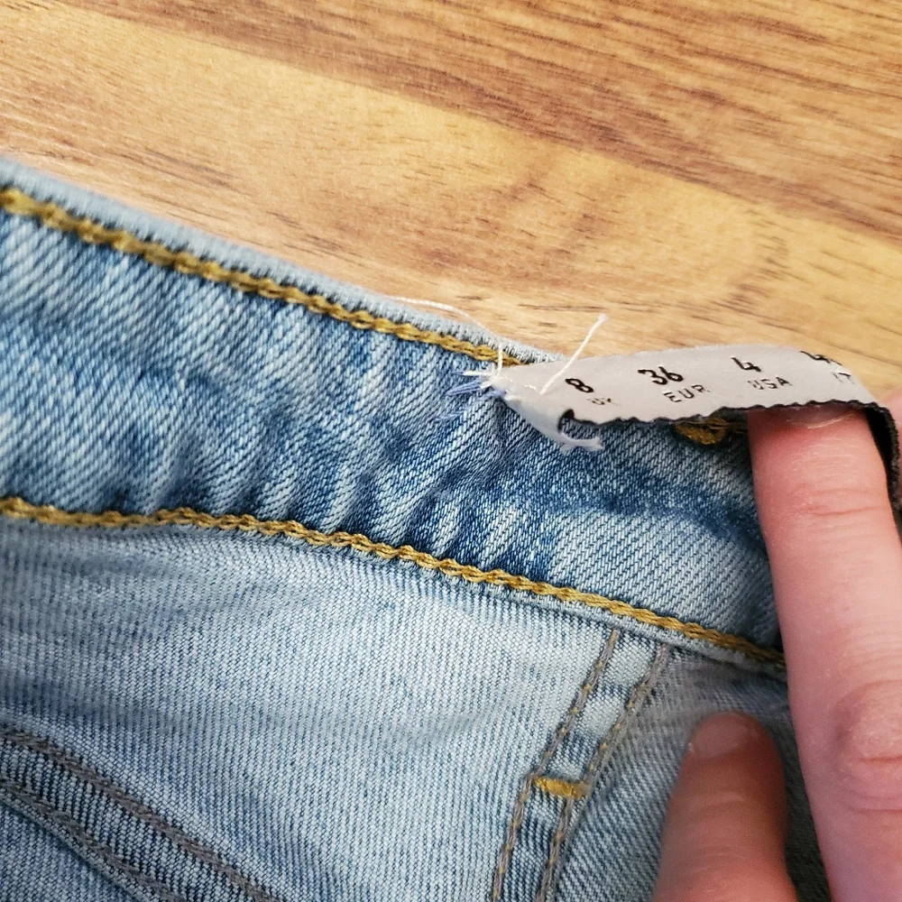 Denim&Co Cropped Jeans Size 4 Button Fly